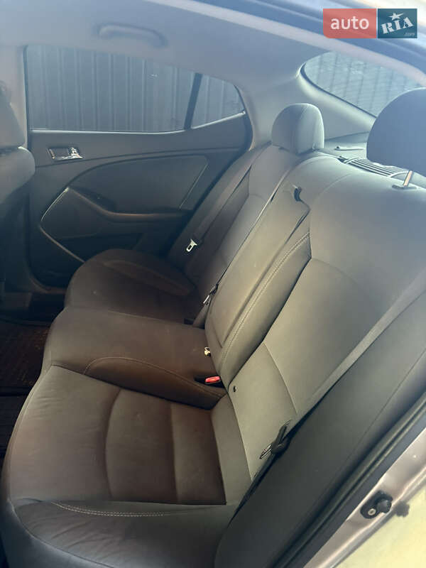 Седан Kia Optima 2013 в Киеве