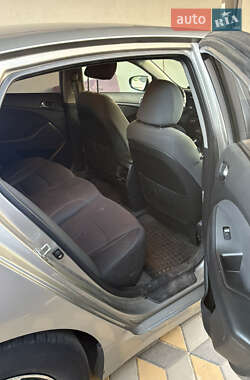 Седан Kia Optima 2013 в Киеве