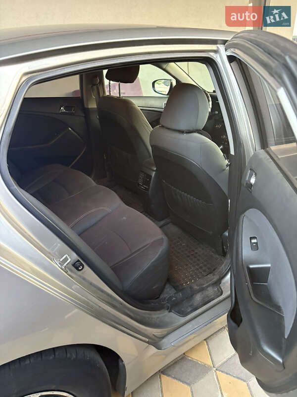 Седан Kia Optima 2013 в Киеве