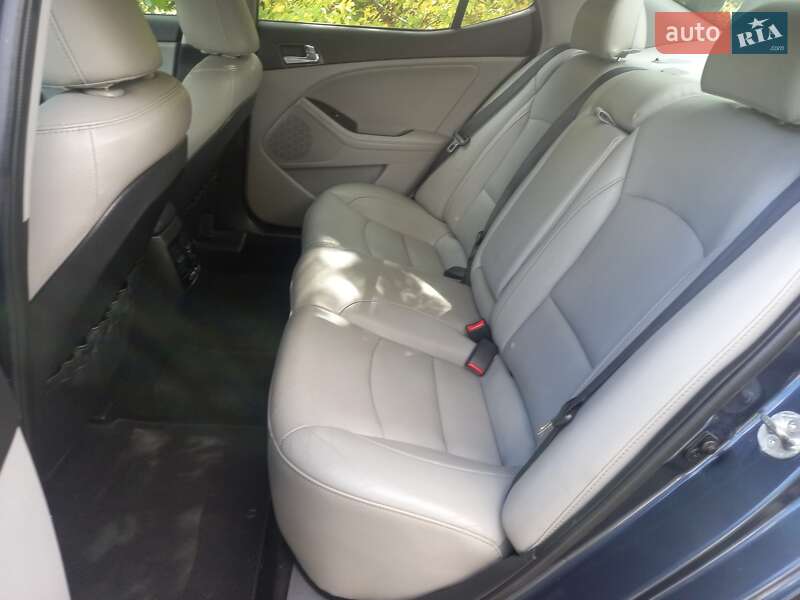 Седан Kia Optima 2014 в Кривом Роге