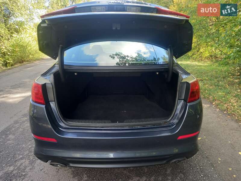 Седан Kia Optima 2014 в Кривом Роге