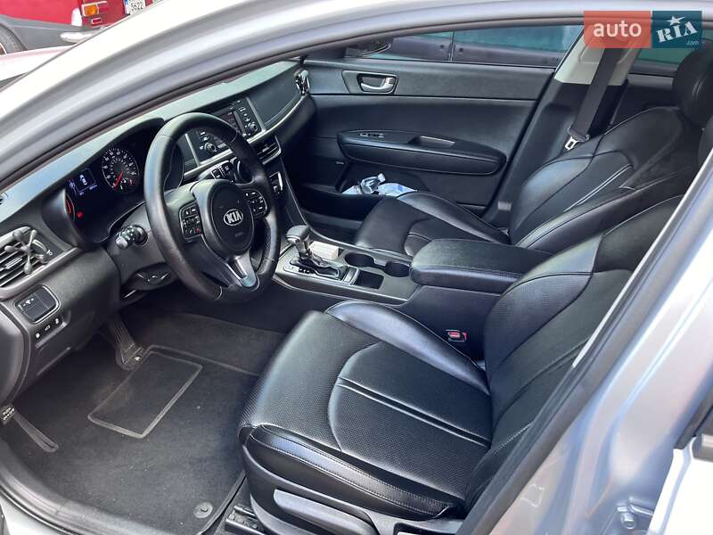 Седан Kia Optima 2016 в Киеве