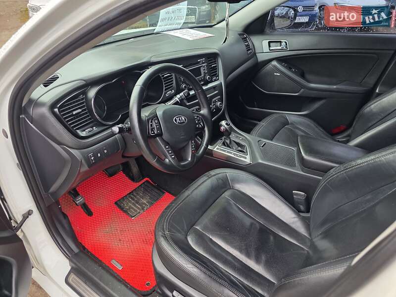 Седан Kia Optima 2013 в Шостке
