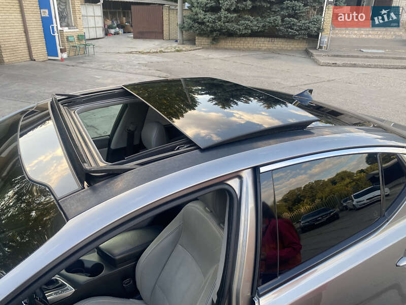 Седан Kia Optima 2013 в Дніпрі