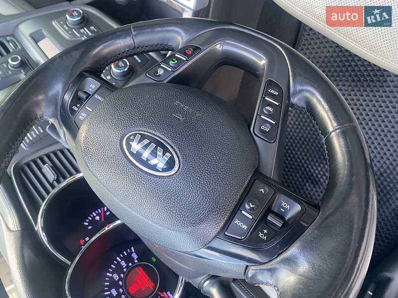 Седан Kia Optima 2013 в Дніпрі