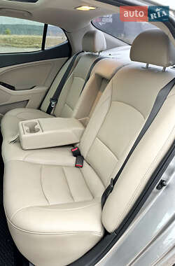 Седан Kia Optima 2014 в 