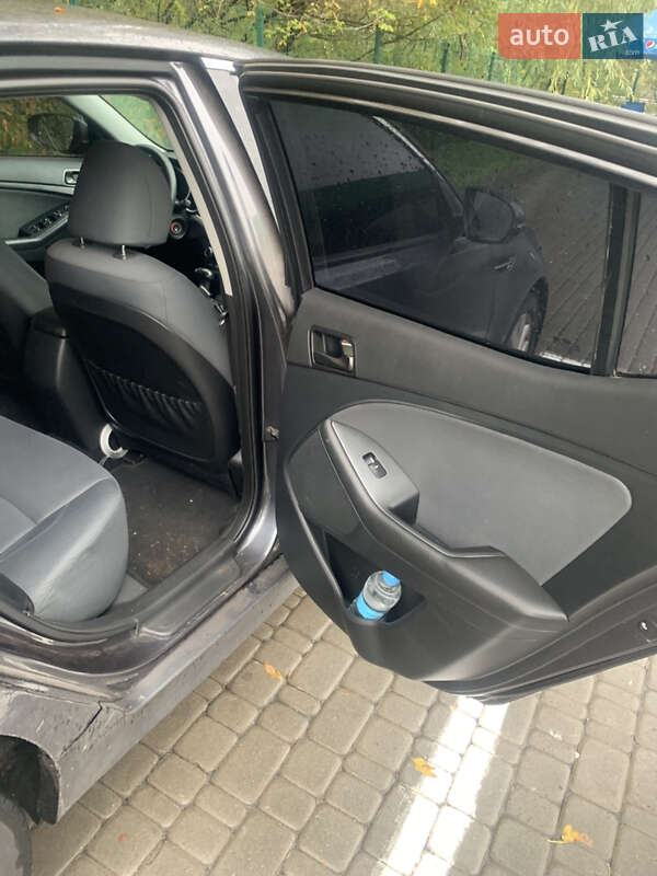 Седан Kia Optima 2015 в Києві