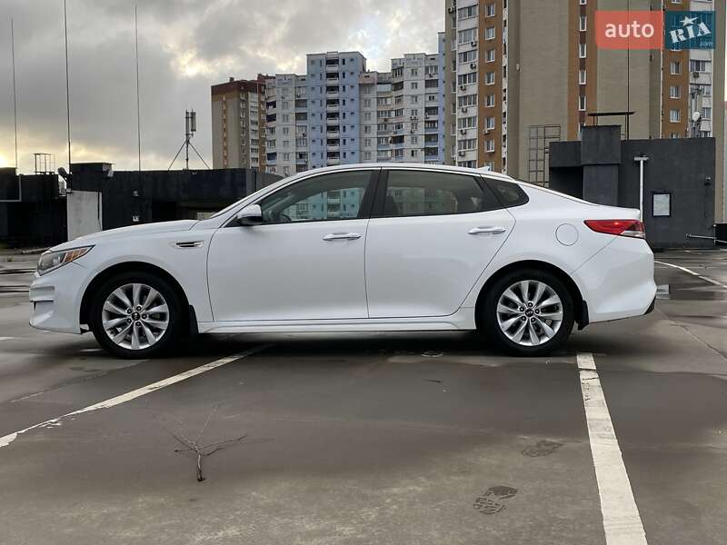 Седан Kia Optima 2017 в Киеве