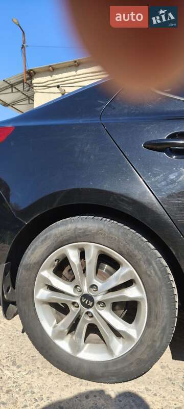 Седан Kia Optima 2012 в Песчанке