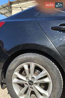 Седан Kia Optima 2012 в 