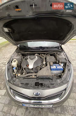 Седан Kia Optima 2013 в Львове