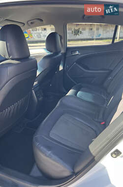 Седан Kia Optima 2012 в 