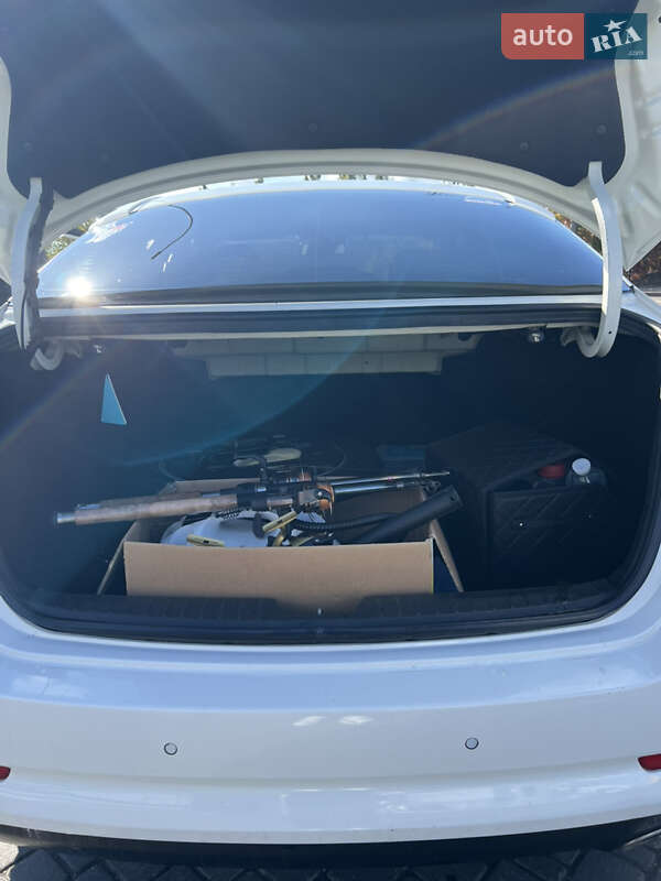 Седан Kia Optima 2012 в Одессе