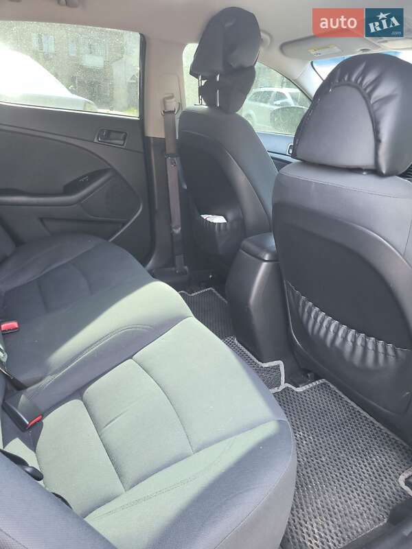 Седан Kia Optima 2015 в Вишневому фото 6 Седан Kia Optima 2015 в Вишневому