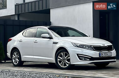 Седан Kia Optima 2012 в 