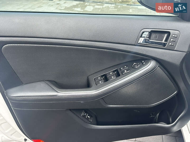 Седан Kia Optima 2012 в Рівному