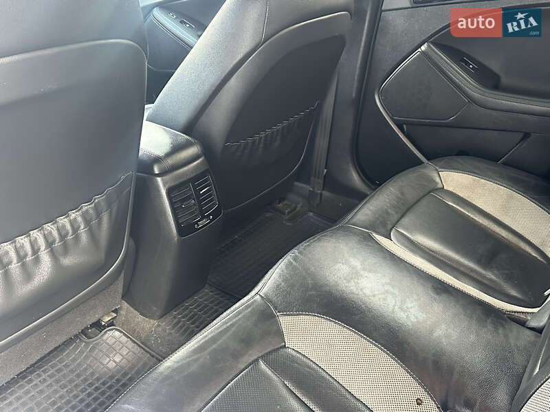 Седан Kia Optima 2012 в Рівному