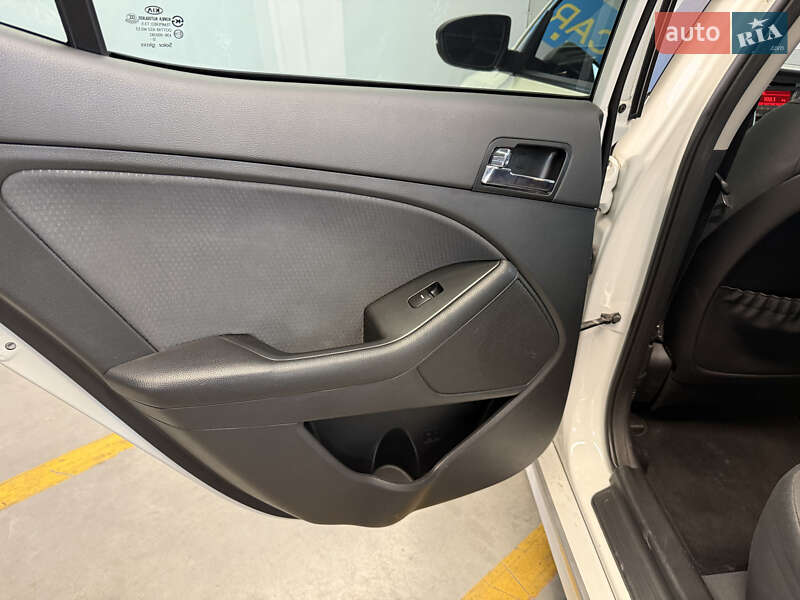 Седан Kia Optima 2013 в Киеве фото 25 Седан Kia Optima 2013 в Киеве
