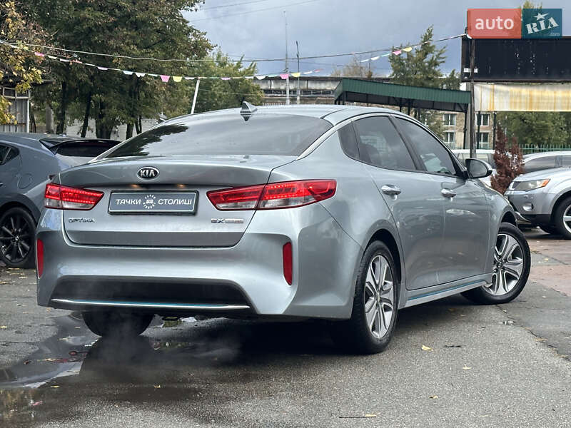 Седан Kia Optima 2017 в Киеве