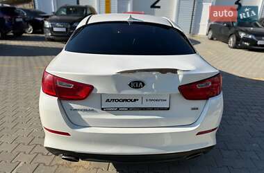 Седан Kia Optima 2015 в 