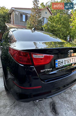 Седан Kia Optima 2014 в 