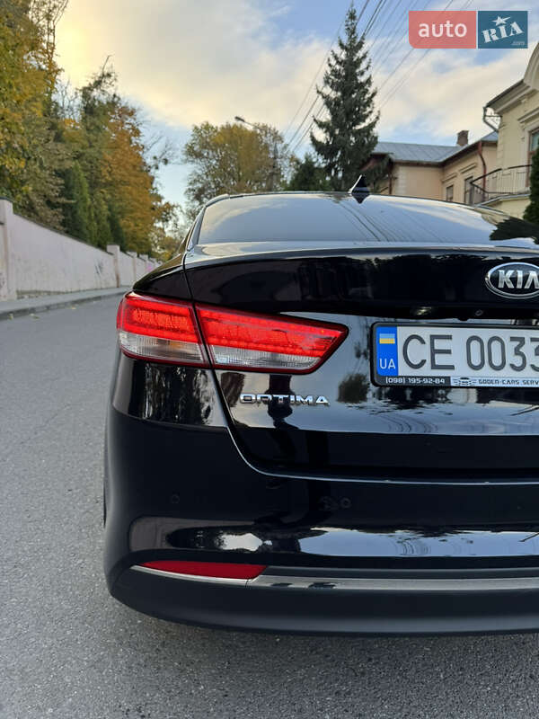Седан Kia Optima 2017 в Черновцах