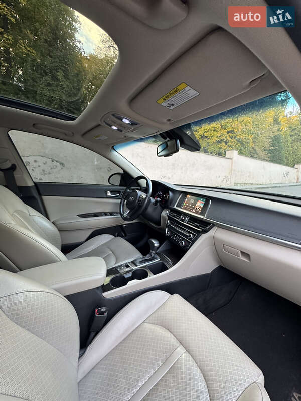 Седан Kia Optima 2017 в Черновцах