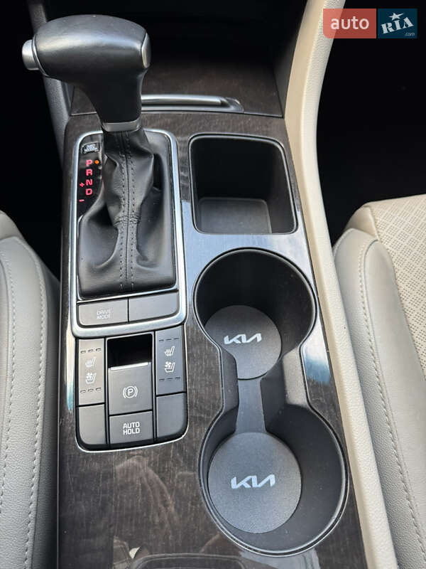 Седан Kia Optima 2017 в Черновцах