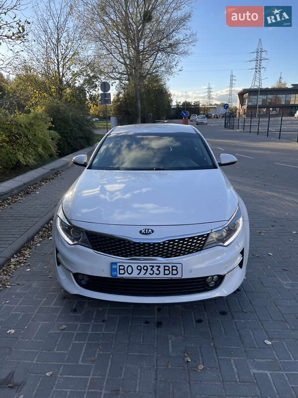 Седан Kia Optima 2017 в Львове