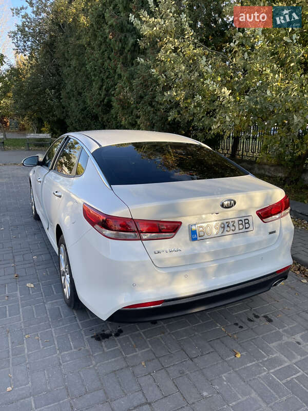 Седан Kia Optima 2017 в Львове