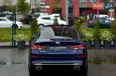 Седан Kia Optima 2018 в  фото 15 Седан Kia Optima 2018 в