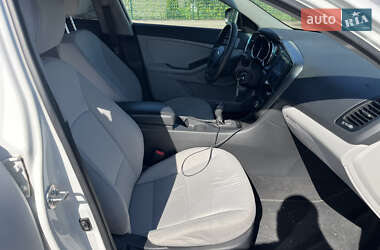 Седан Kia Optima 2013 в 