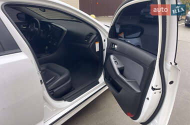 Седан Kia Optima 2012 в 