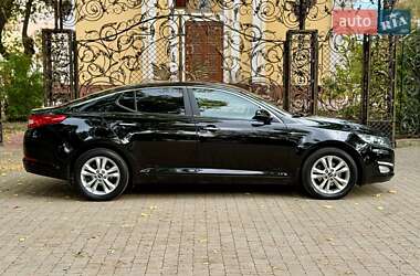 Седан Kia Optima 2012 в 