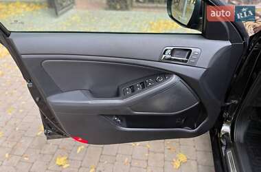 Седан Kia Optima 2012 в 