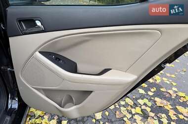 Седан Kia Optima 2013 в 