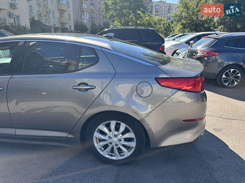 Седан Kia Optima 2014 в Украинке