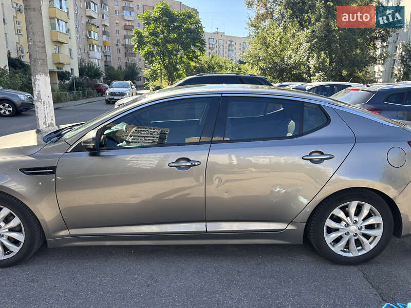 Седан Kia Optima 2014 в Украинке