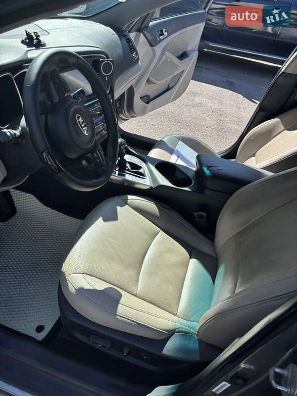 Седан Kia Optima 2014 в Украинке