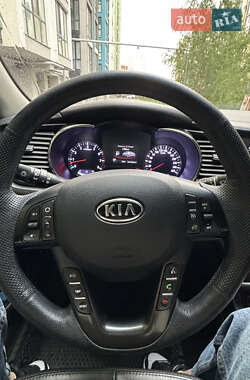Седан Kia Optima 2012 в 