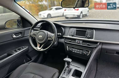 Седан Kia Optima 2016 в 