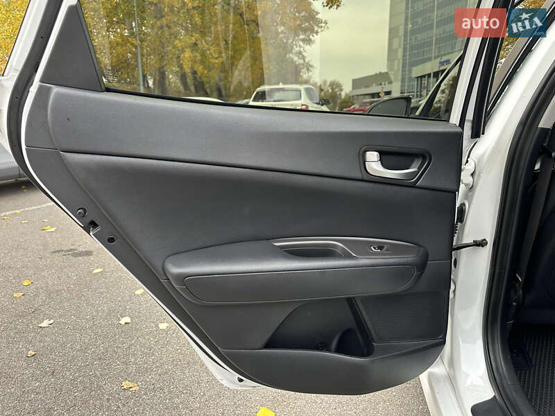 Седан Kia Optima 2016 в Киеве фото 46 Седан Kia Optima 2016 в Киеве