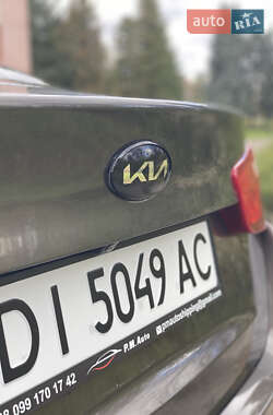 Седан Kia Optima 2013 в 