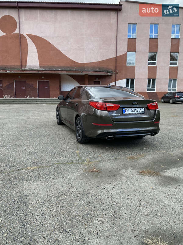 Седан Kia Optima 2013 в Бурштині