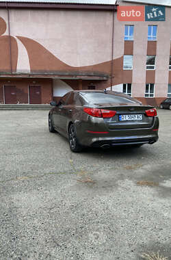 Седан Kia Optima 2013 в 