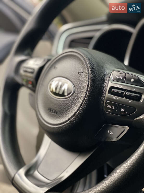 Седан Kia Optima 2013 в Бурштині