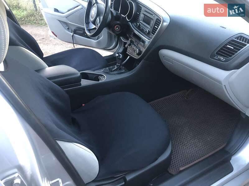 Седан Kia Optima 2014 в Роздільній