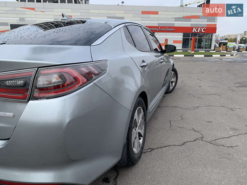 Седан Kia Optima 2014 в Львове