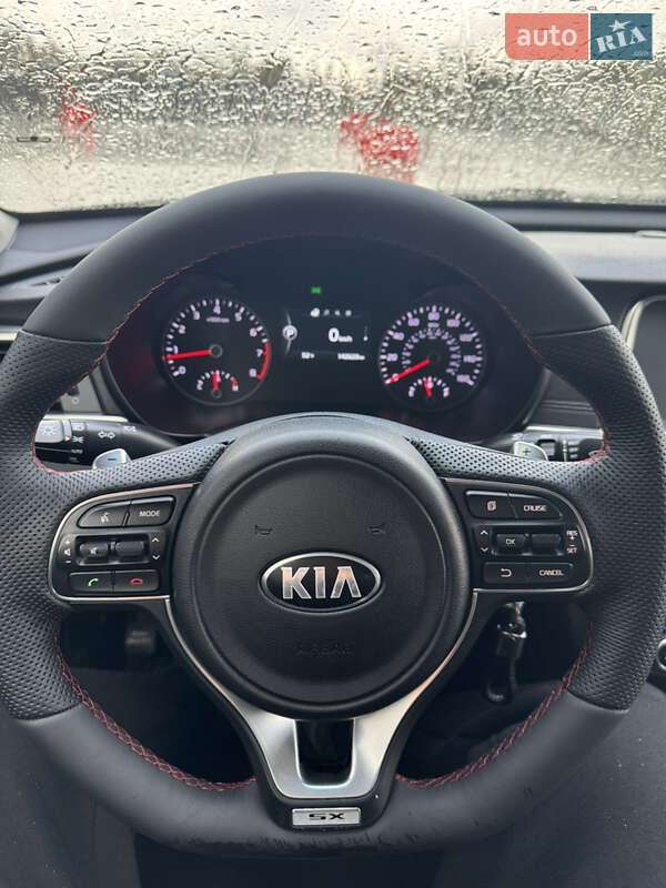 Седан Kia Optima 2017 в Киеве