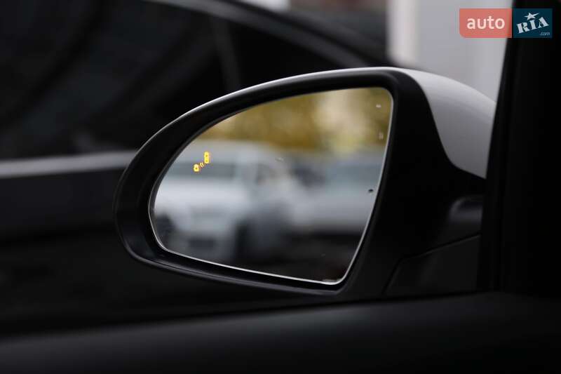 Седан Kia Optima 2017 в Киеве